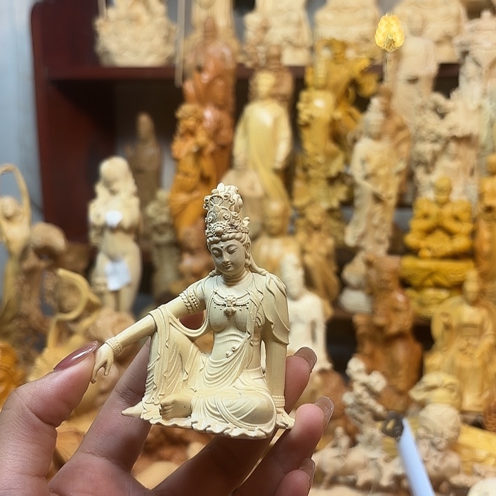 自***凡黄杨木黄杨木瑕疵观音