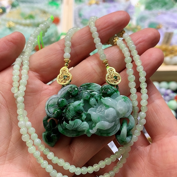 翡翠颈饰未镶嵌吊坠