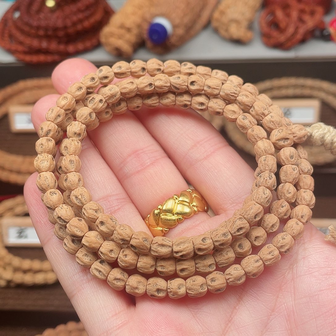 柏香籽/百香籽吊坠许***诺