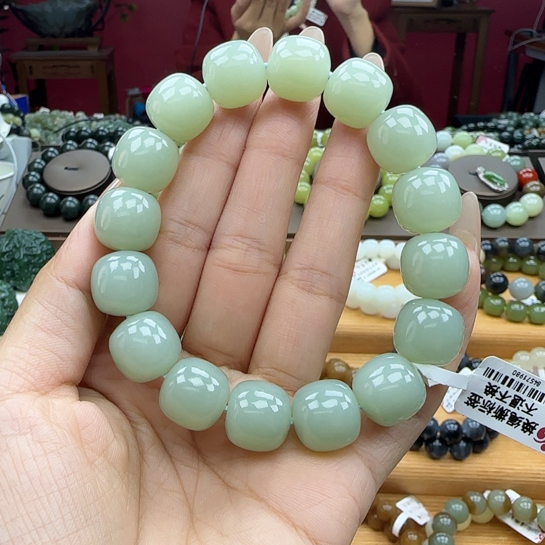 和田玉未镶嵌手串