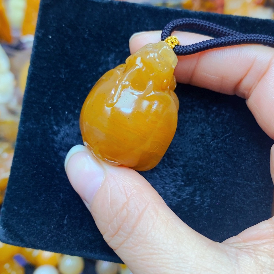 未镶嵌石英质玉（黄龙玉）吊坠(不含链)