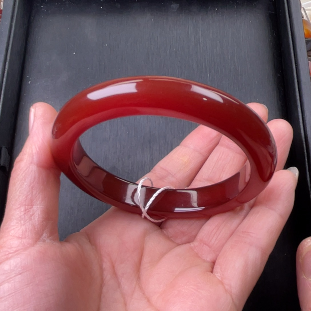 玛瑙/玉髓手镯未镶嵌60圈口