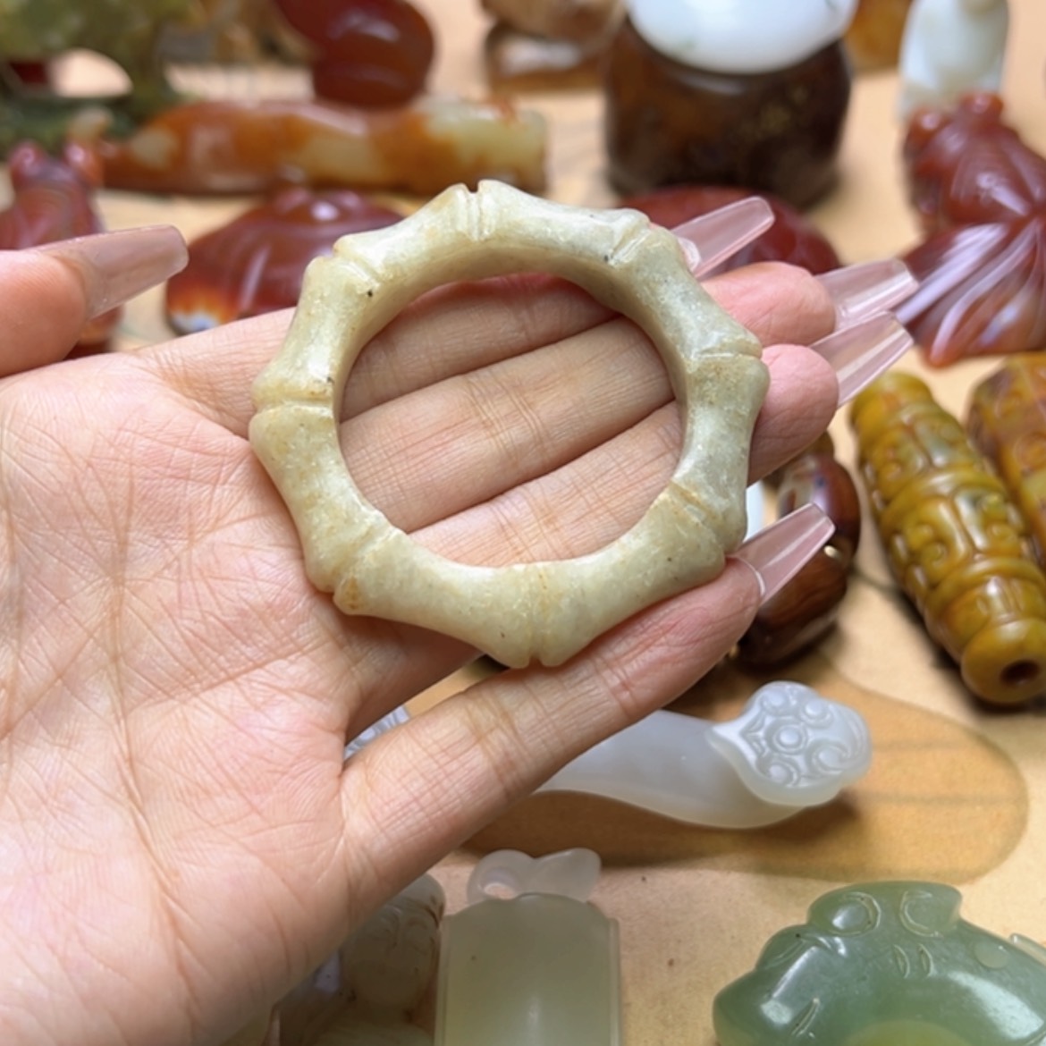 【闪购商品】蛇纹石玉颈饰未镶嵌