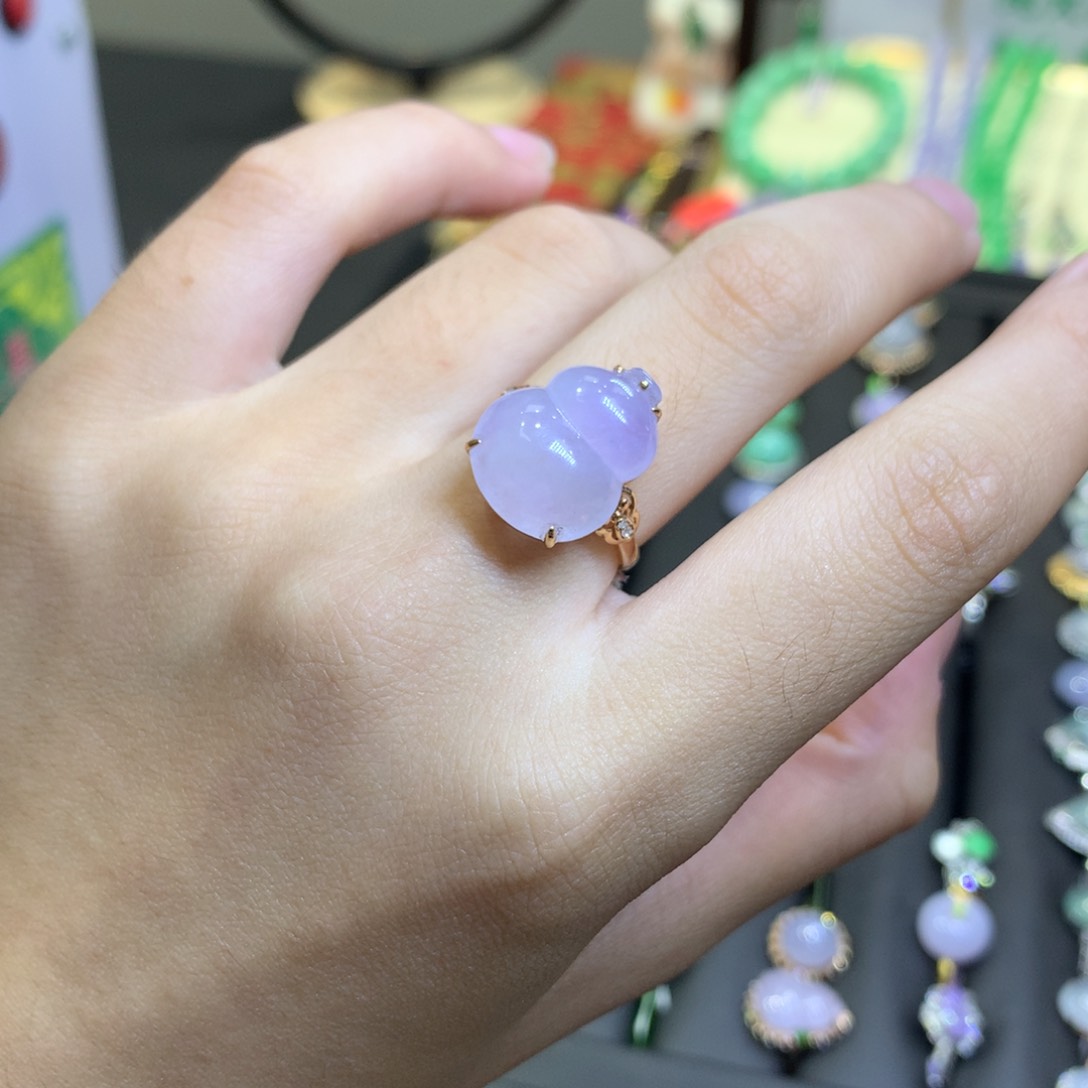 翡翠18K金镶嵌颈饰翡翠