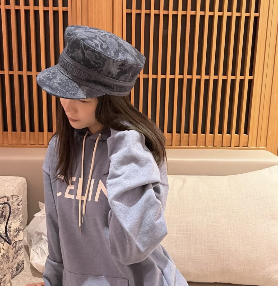 全新未使用 DIOR/迪奥 女士深蓝色牛仔报童帽休闲时尚百搭 112113