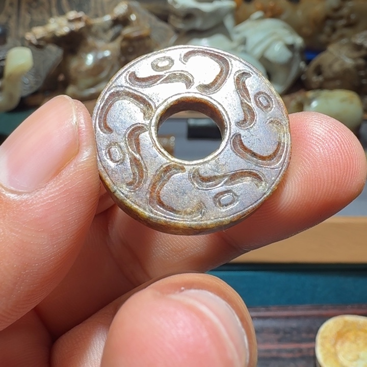 W***！和田玉（糖玉）未镶嵌颈饰