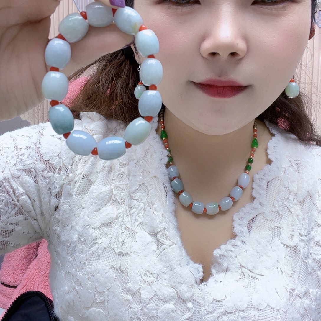 翡翠未镶嵌颈饰手链