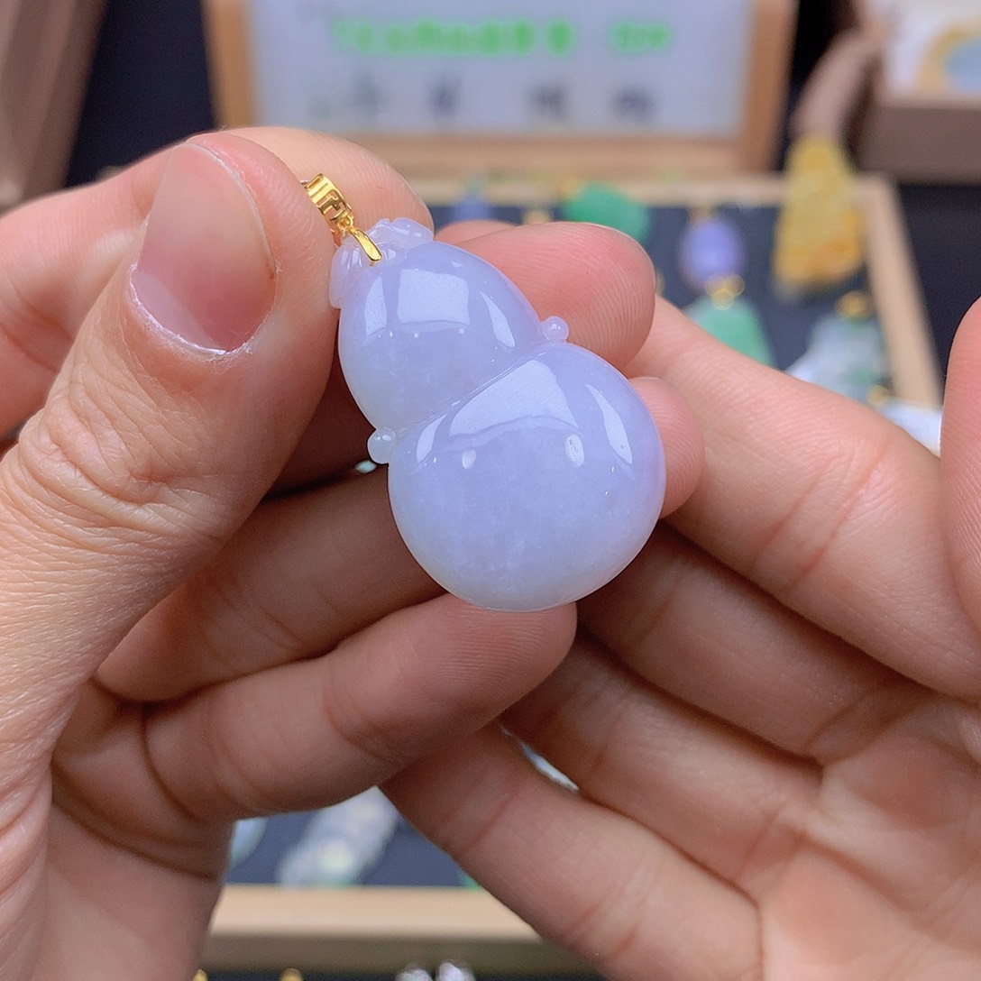 翡翠颈饰18K金镶嵌翡翠