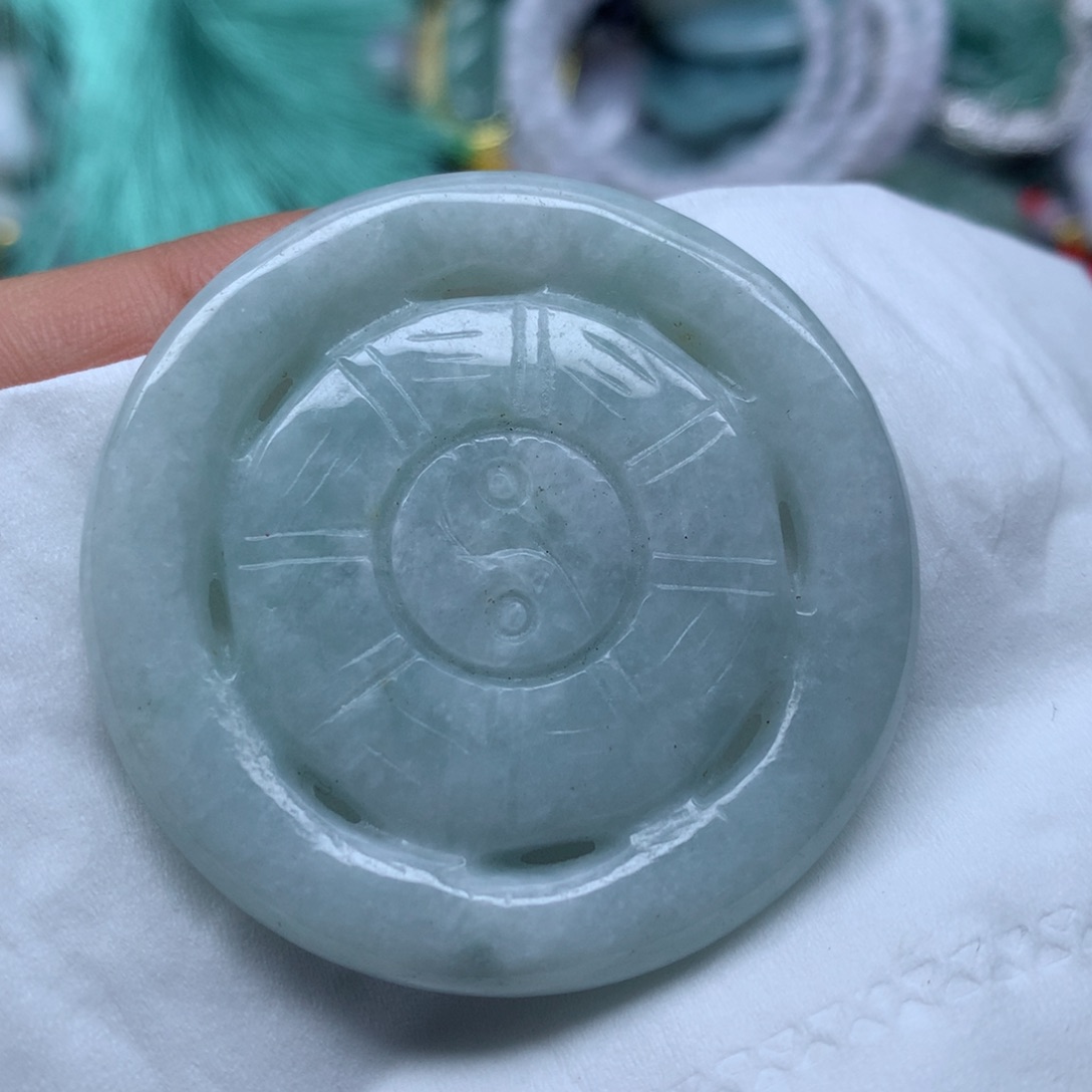 翡翠颈饰未镶嵌吊坠