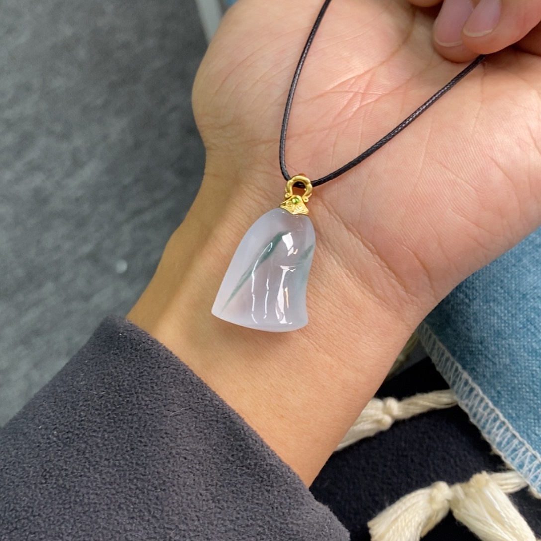 翡翠颈饰未镶嵌高冰胶花吊坠