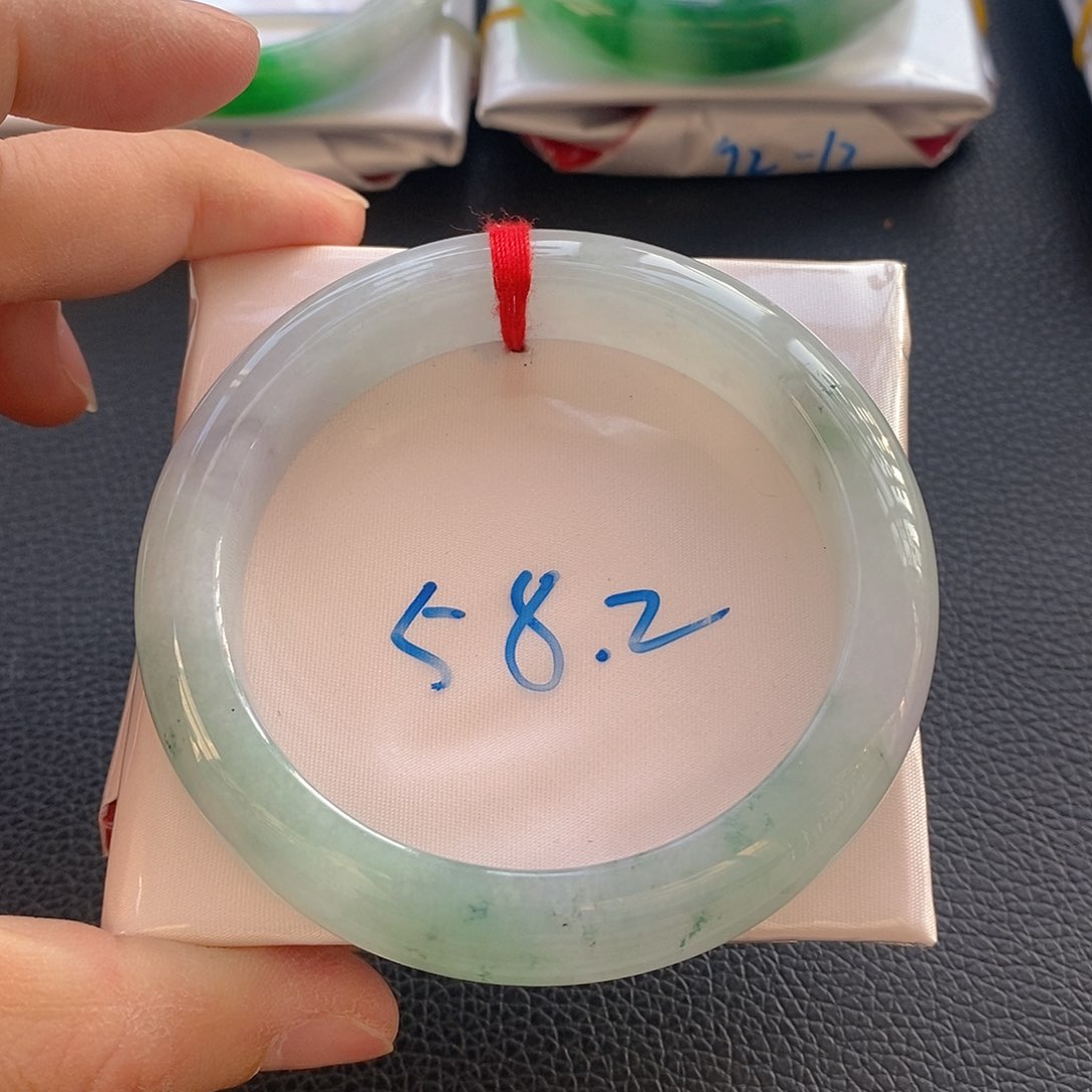 翡翠手镯未镶嵌1号