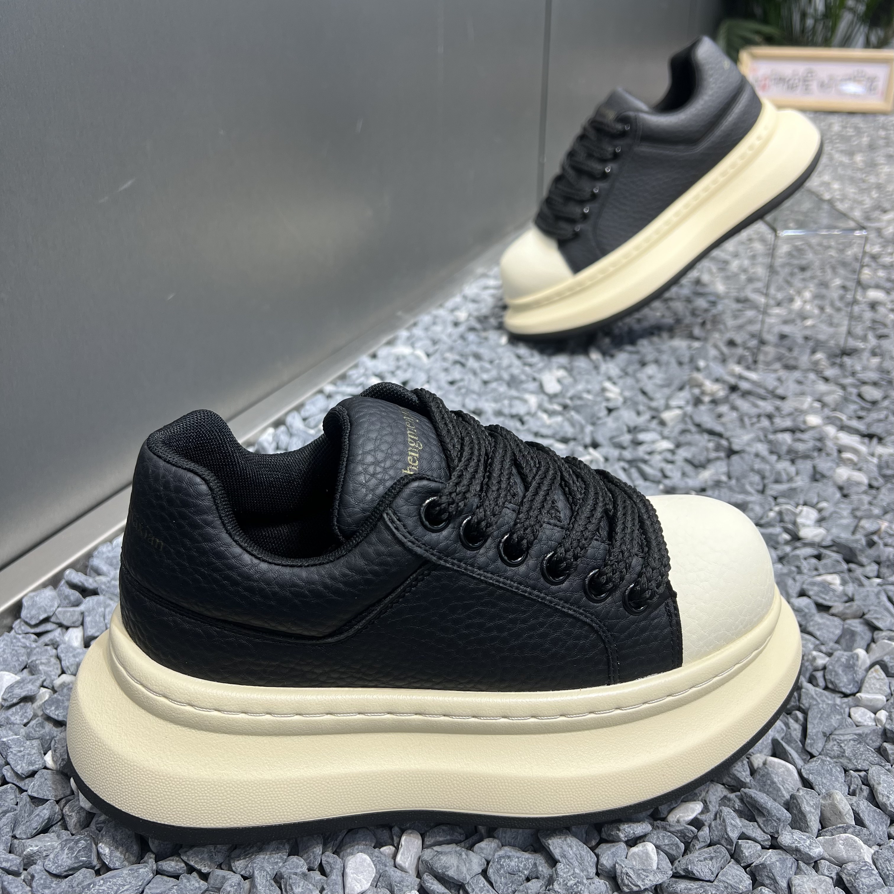 男鞋2025秋冬新款厚底增高休闲板鞋韩版百搭运动鞋时尚小白鞋潮鞋