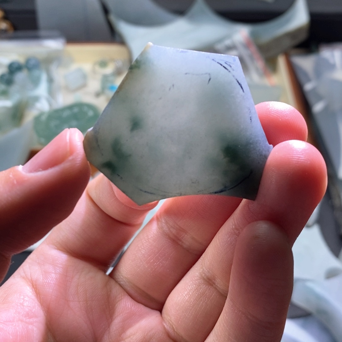 翡翠未镶嵌颈饰定制