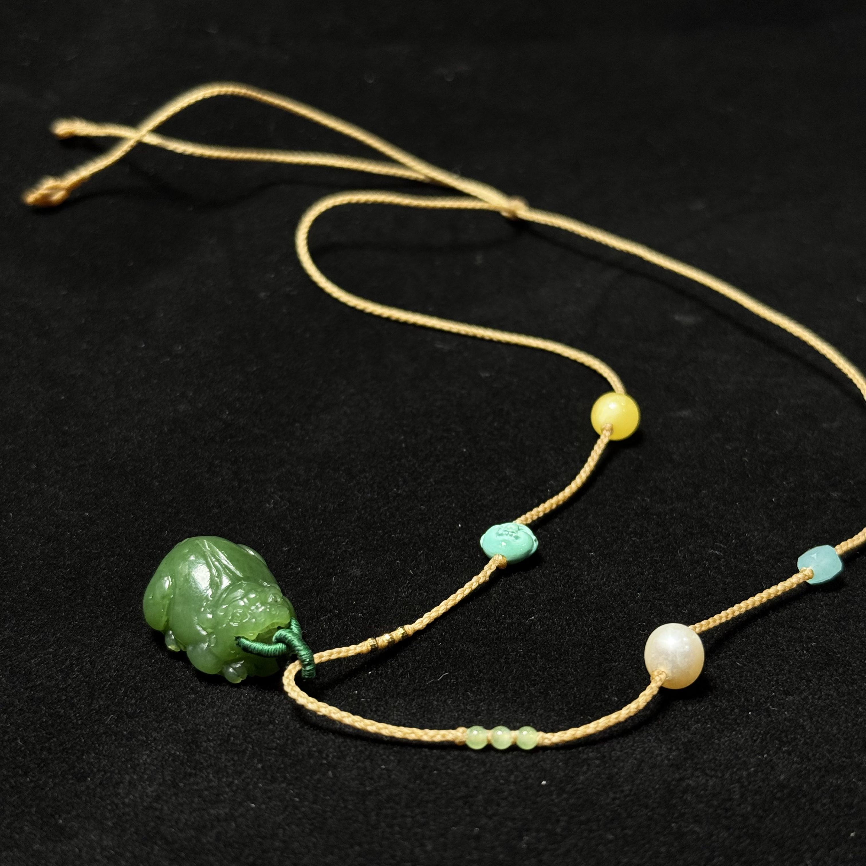 18k金天然和田玉（碧玉）吊坠/8020