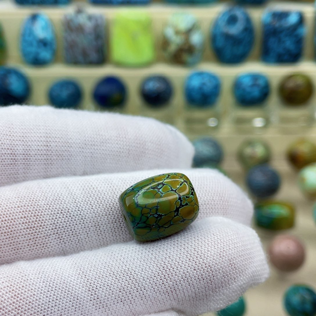 未镶嵌绿松石颈饰