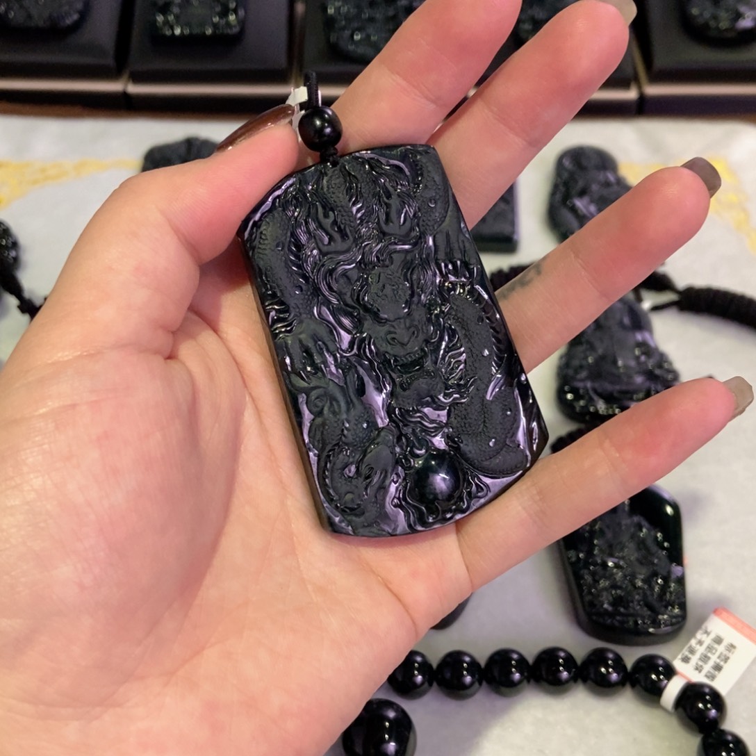 蓝***色翡翠未镶嵌颈饰翡翠