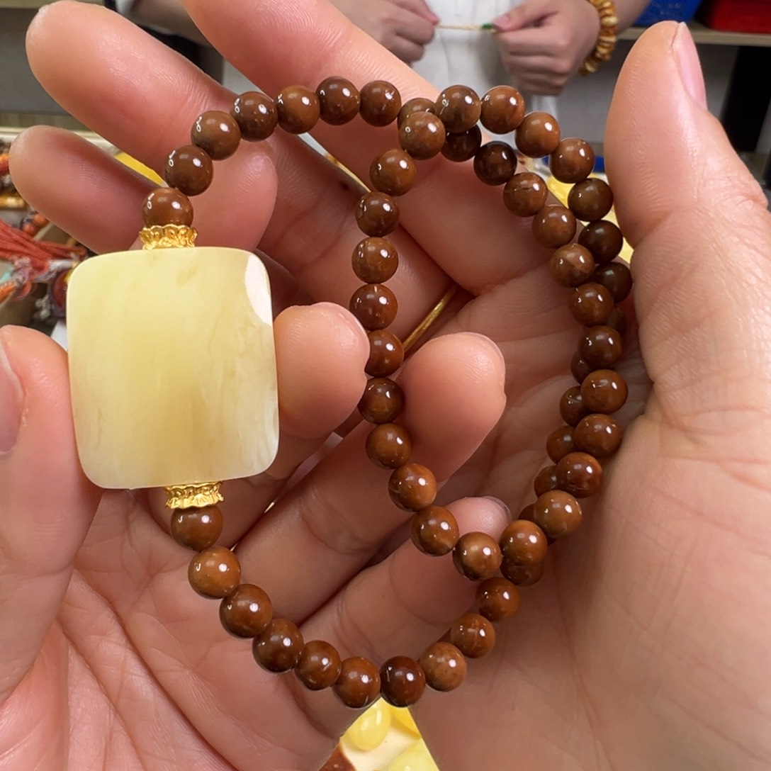 蜜蜡裸石未镶嵌蜜蜡