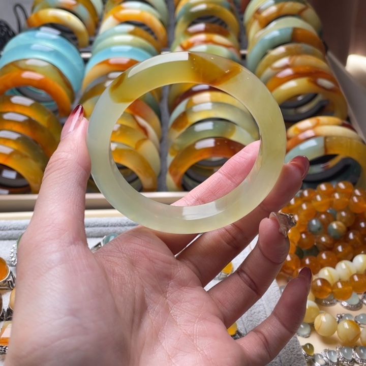 蛇纹石玉手镯未镶嵌58.7