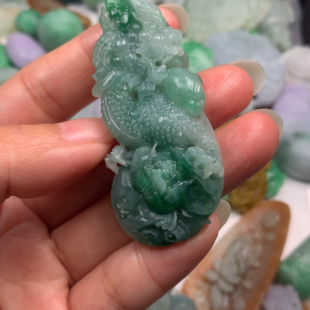 古***月定制翡翠未镶嵌翡翠