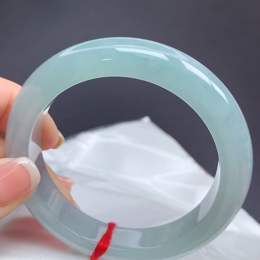 翡翠手镯未镶嵌57圈口