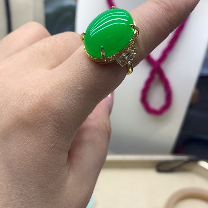 翡翠颈饰未镶嵌吊坠