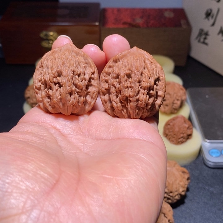 文玩核桃吊坠麦穗虎头35+