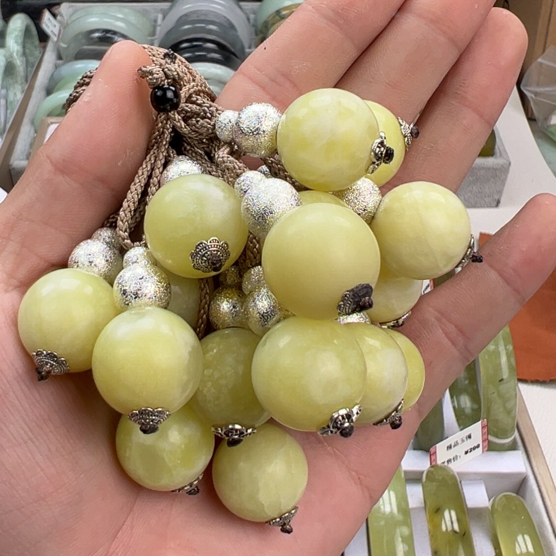 岫玉手镯未镶嵌多样性发其一