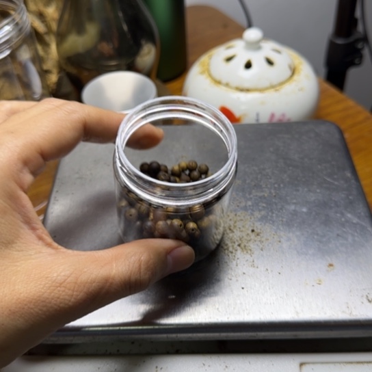 沉香碎屑沉香绿棋楠沉香瑕疵珠20克