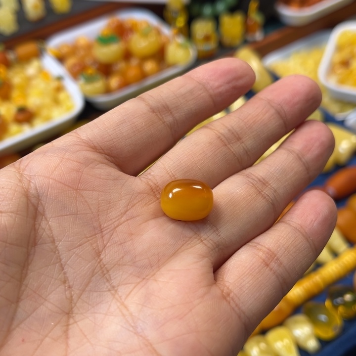 琥珀未镶嵌裸石老蜡枣珠