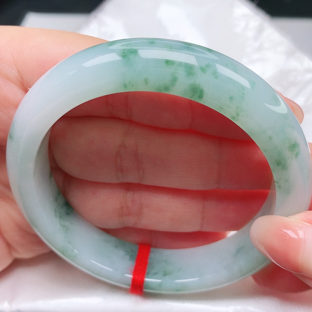 翡翠手镯未镶嵌小绿花5