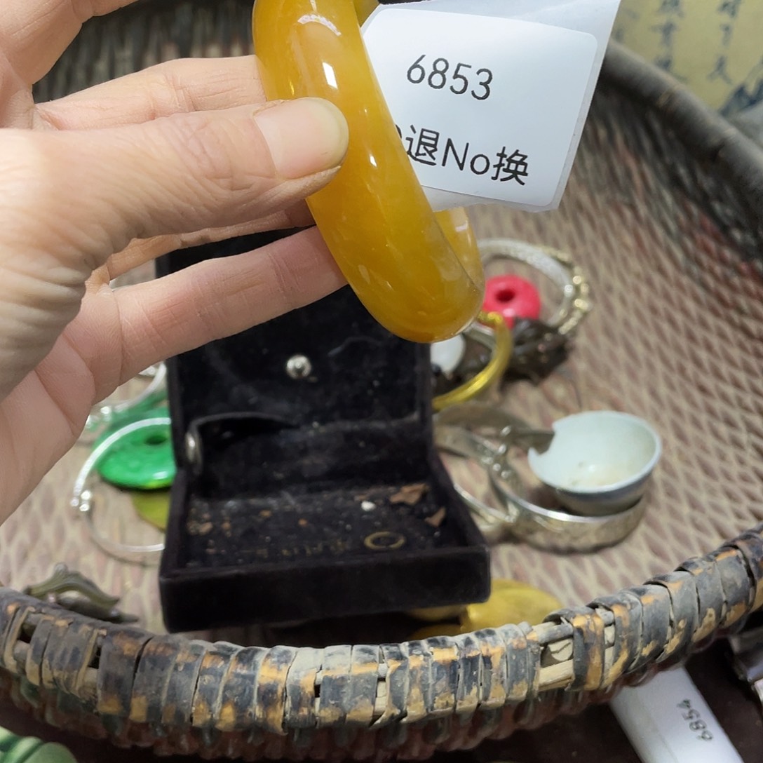 毛***雨瓷片6853号工艺品