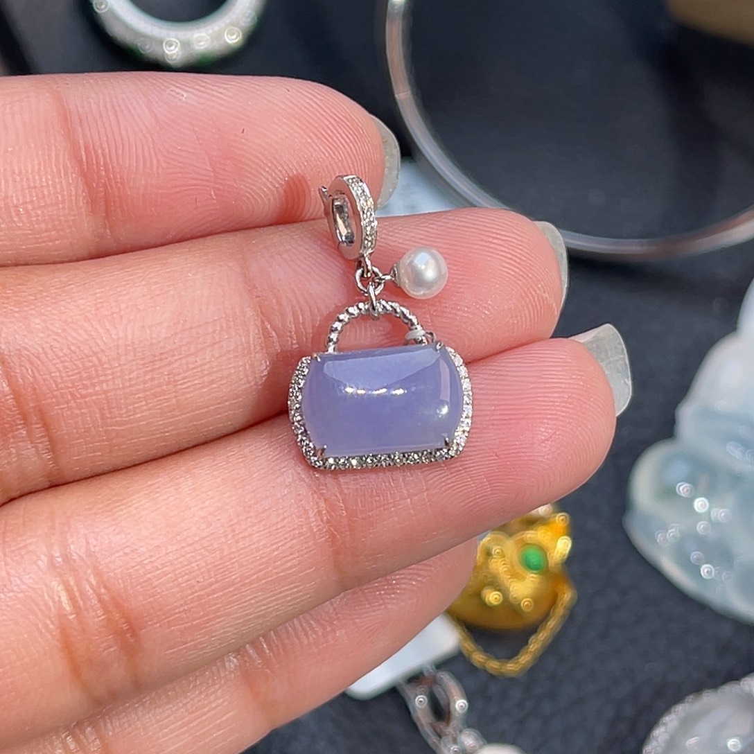 翡翠18K金镶嵌颈饰包包