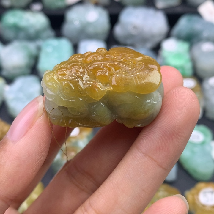 翡翠颈饰未镶嵌天然缅甸翡翠