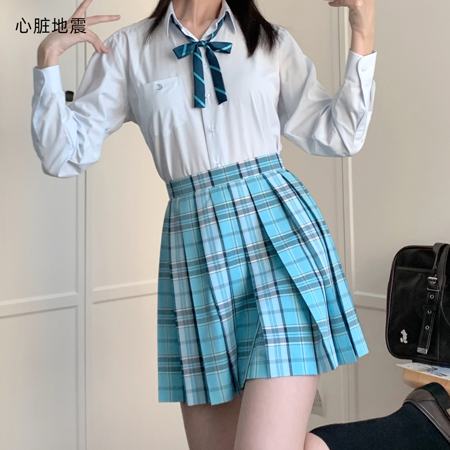 心脏地震未名海 jk格裙原创制服漫画百褶女A字半身裙学生蓝色短裙