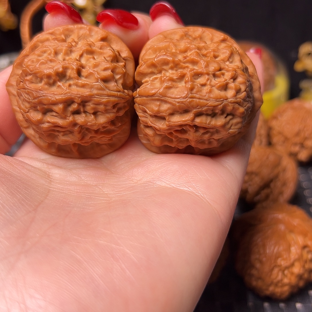 ****开把件文玩核桃42金麒麟