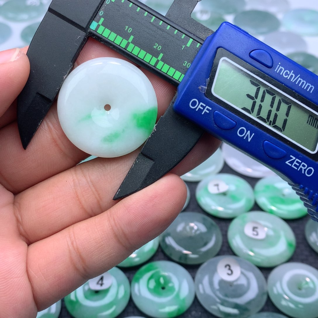 翡翠颈饰未镶嵌缅甸天然A货翡翠