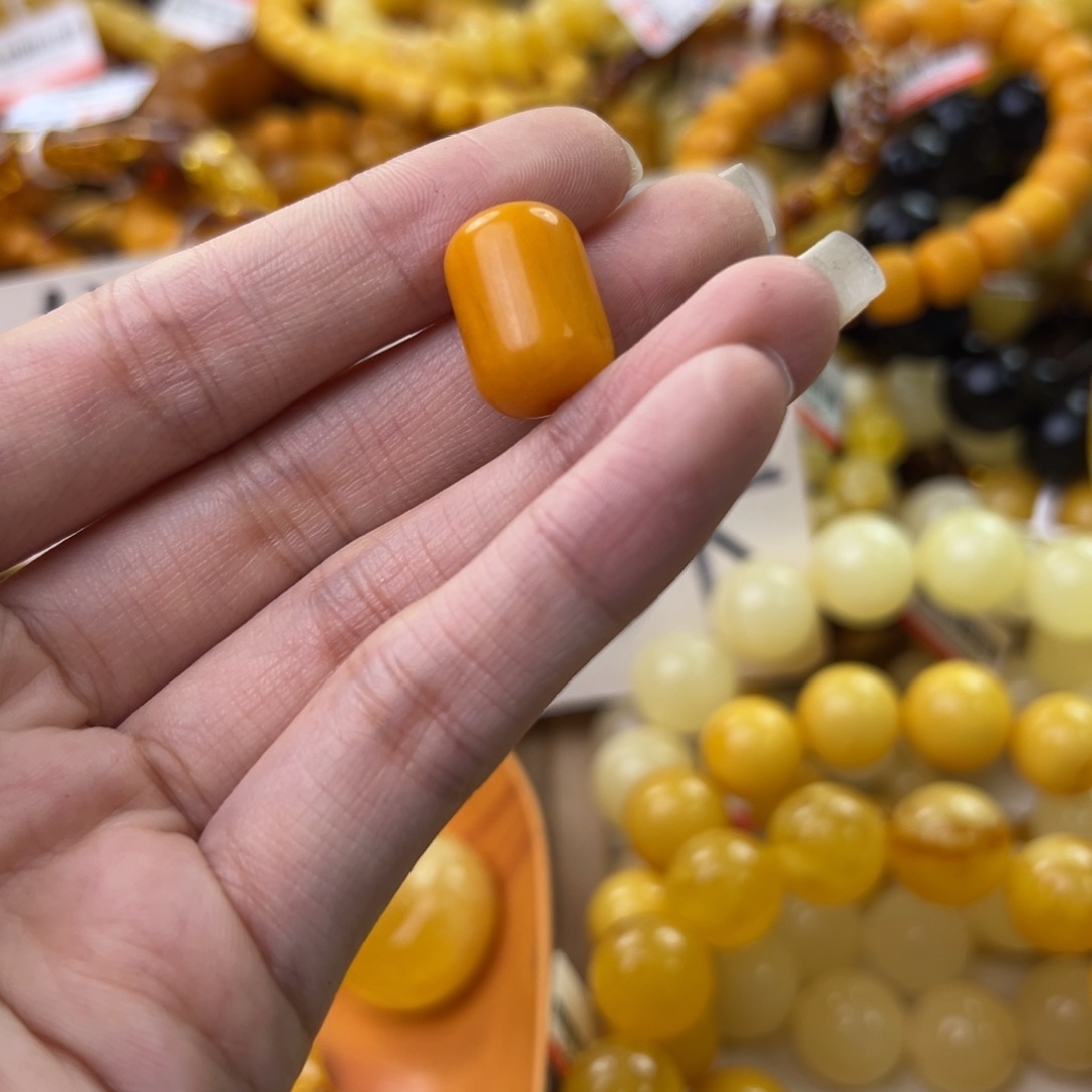琥珀珠宝奇石未镶嵌
