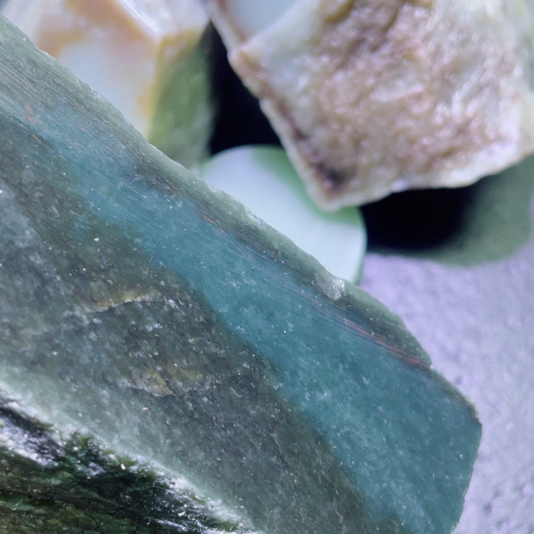 和田玉未镶嵌珠宝半成品