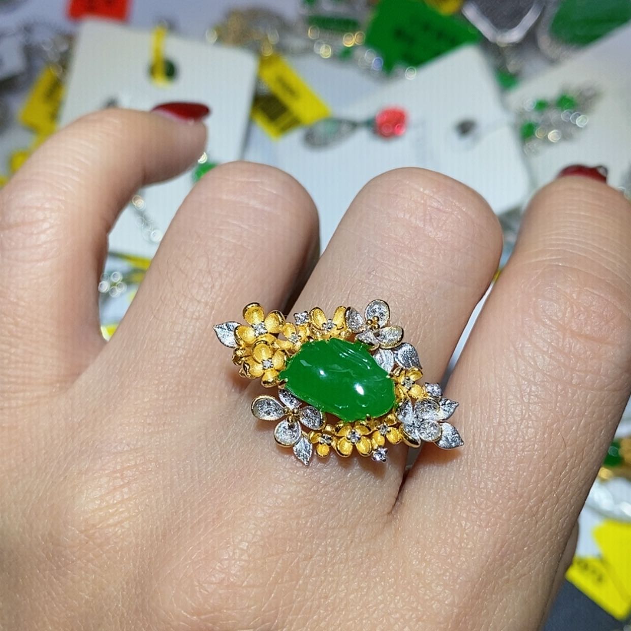 【闪购商品】翡翠颈饰18K金镶嵌苏*戒指