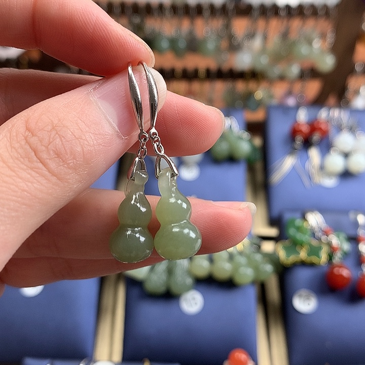 和田玉银S925镶嵌耳饰葫芦18左右晴水色