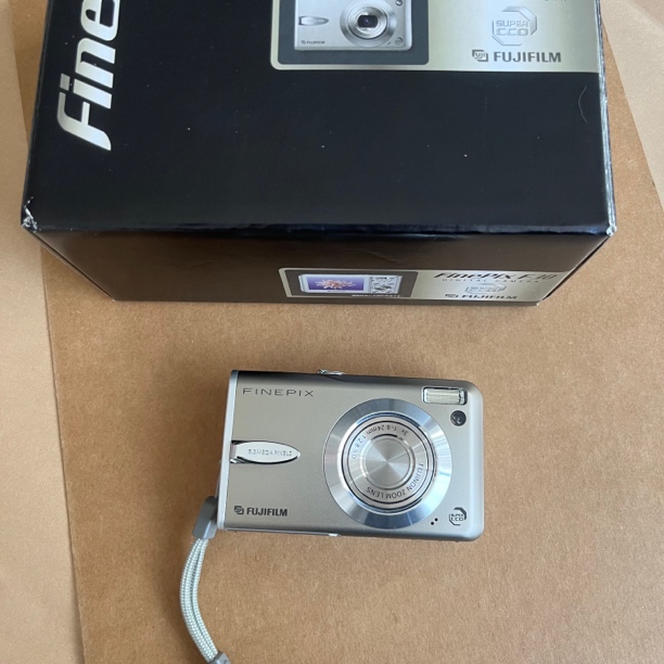 95新 Fujifilm/富士 富士f30 600万像素 带Xd卡 no质量问题no退换