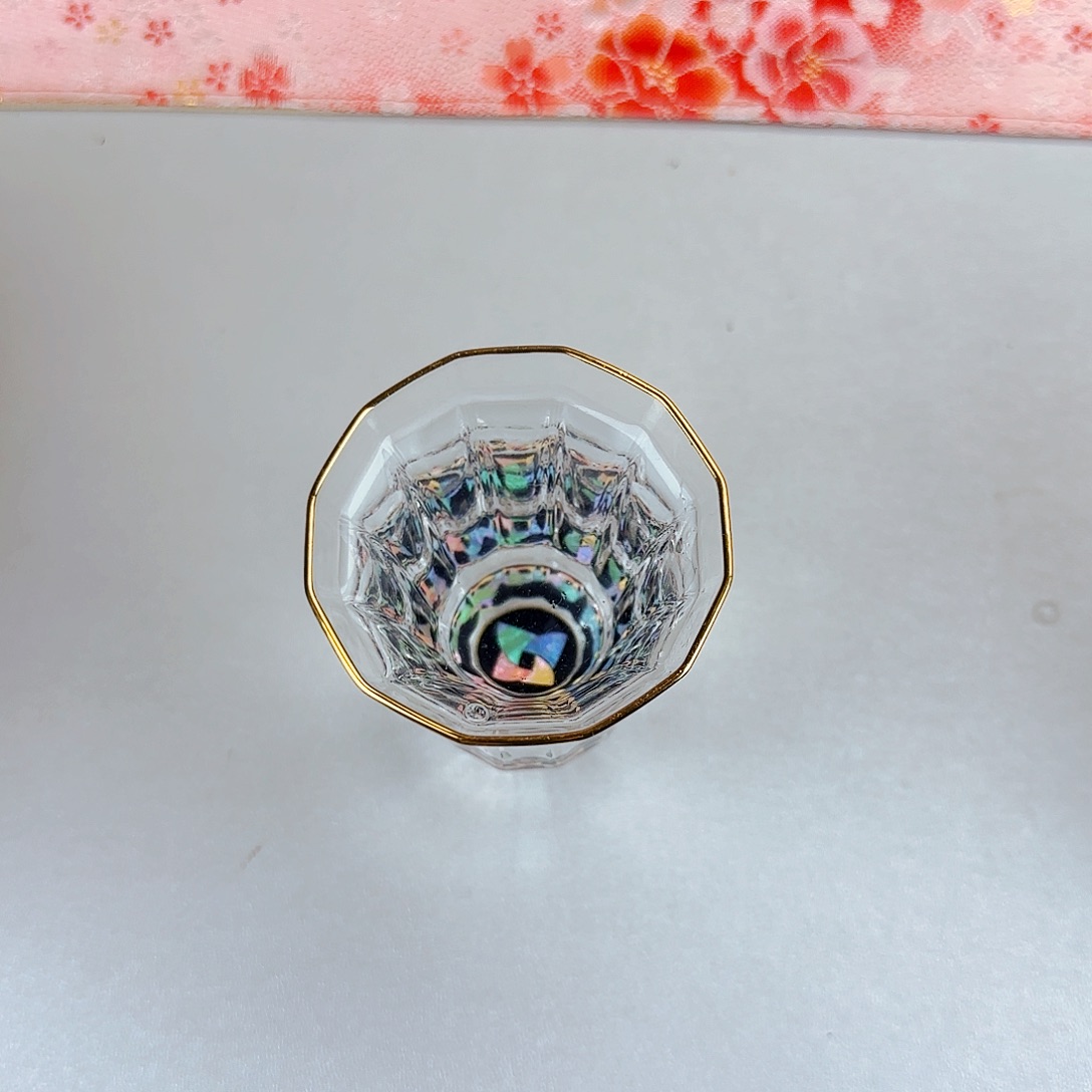 他家茶具瓷器真美！