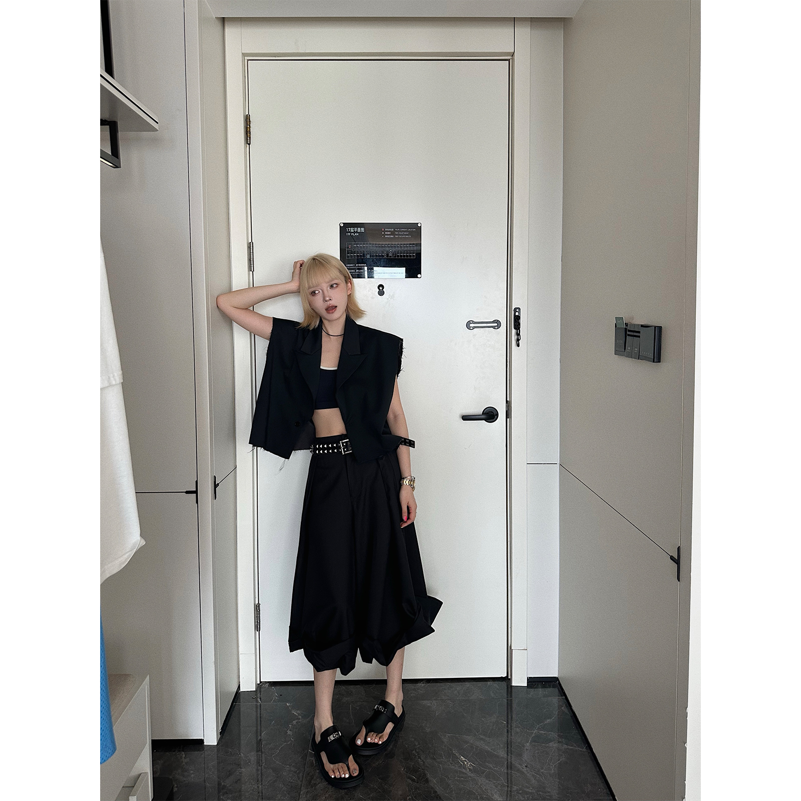 嘉仪【低像素】毛边西装马甲