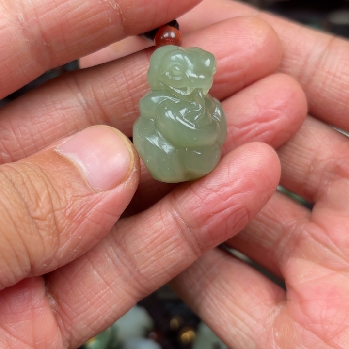 和田玉吊坠未镶嵌