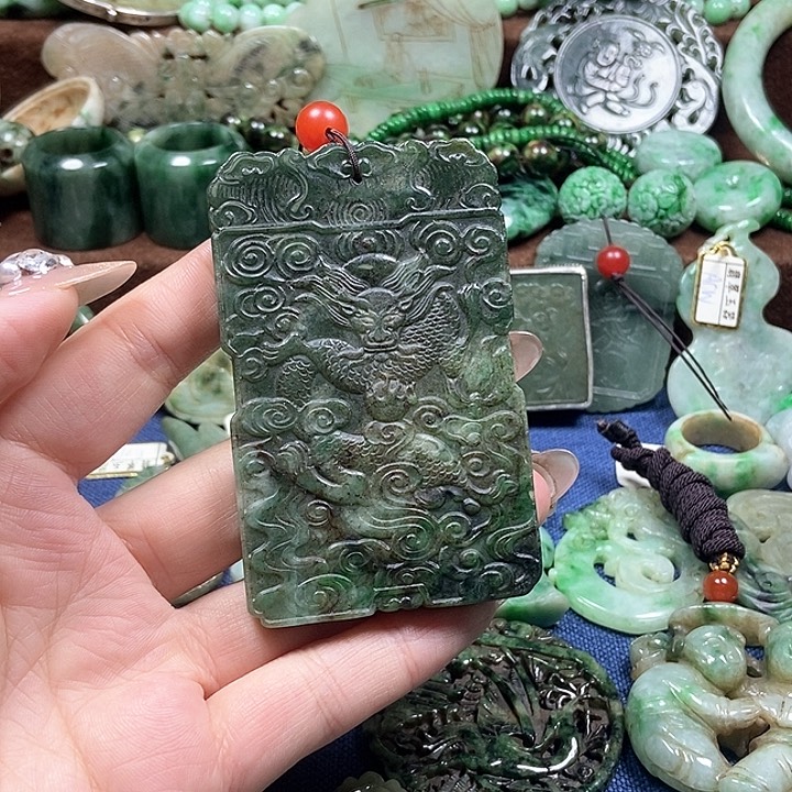 翡翠颈饰未镶嵌蔚*000000000