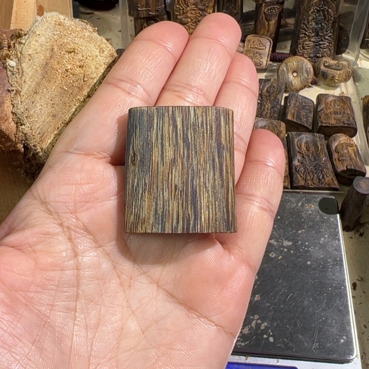 沉香吊坠棋楠沉香乌身吊坠8.2克