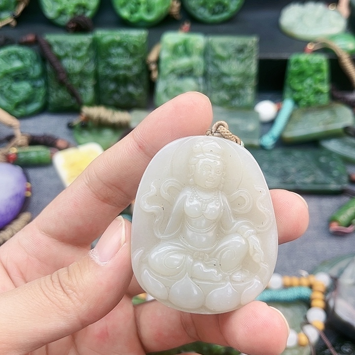 和田玉未镶嵌颈饰