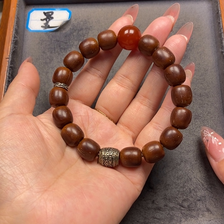 紫金鼠吊坠菩提手串