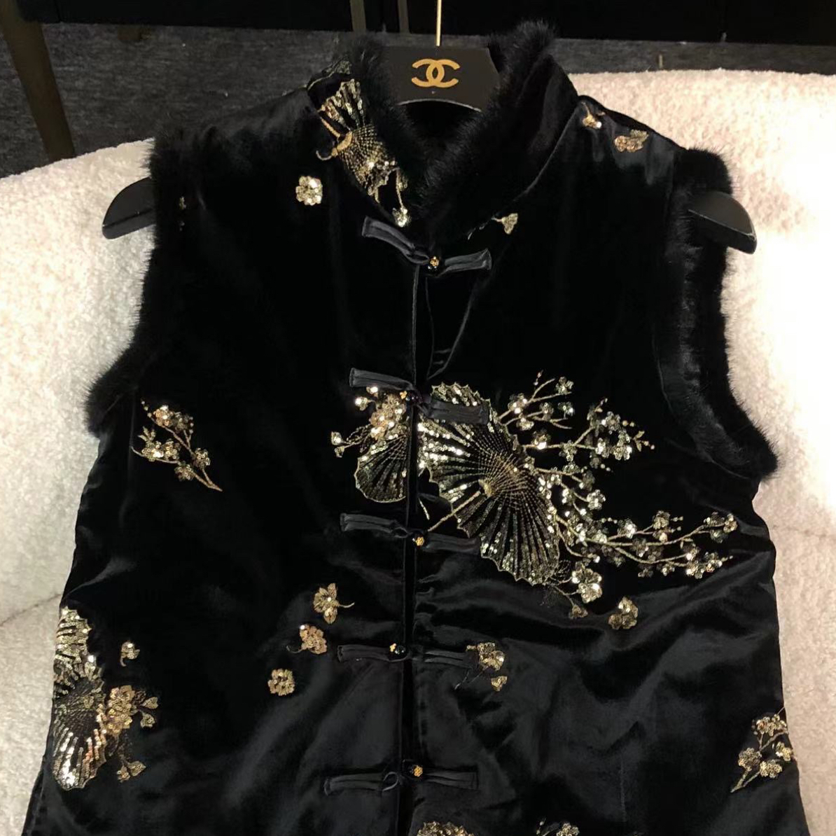 6083新国潮刺绣下摆毛毛拼接加棉马甲