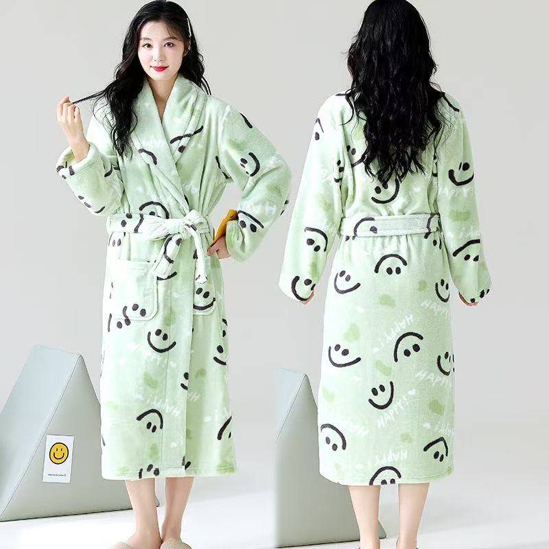 8904 冬季女士长袖加绒保暖睡袍 三楼